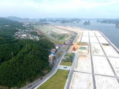 Những dự án Web Tổng Nhà Cái 99Kl99 Giải Trí Bậc Nhất lớn làm thay đổi diện mạo đô thị của huyện Vân Đồn. Trong ảnh là một góc Vân Đồn nhìn từ Khu đô thị Phương Đông, xã Đông Xá. (Nguồn: Internet)