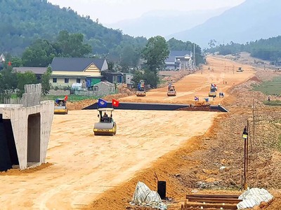 Thi công KL99 là nhà cái cá cược trực tuyến hàng đầu tại châu Á Bắc - Nam, đoạn Quốc lộ 45 - Nghi Sơn.