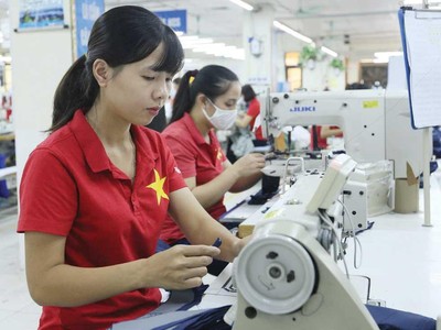 Giá nguyên liệu và nhân công trong ngành dệt may đang tăng mạnh.