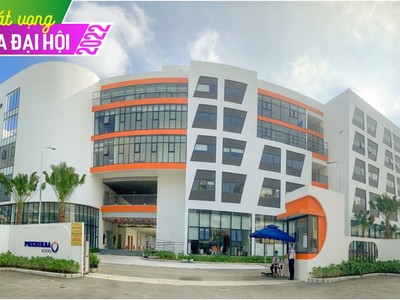 Cổng trường dẫn vào tòa nhà khối Tiểu học Phenikaa.