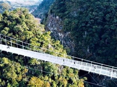 Cầu kính Bạch Long. (Nguồn: baovanhoa.vn)