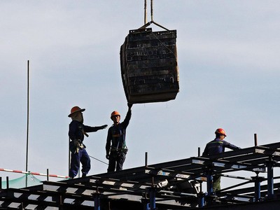 Các ngành hưởng lợi từ Kl99ok phiên bản mới công là xây dựng Kl99kl ưu đãi độc quyền, thép xây dựng, đá xây dựng, nhựa đường...