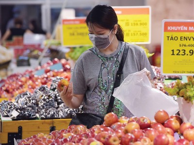 Nhu cầu tiêu dùng hồi phục mạnh sau đại dịch là một trong những yếu tố đẩy giá tiêu dùng đi lên.