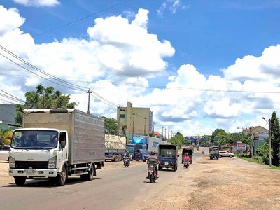 Một đoạn Quốc lộ 19 qua Gia Lai.