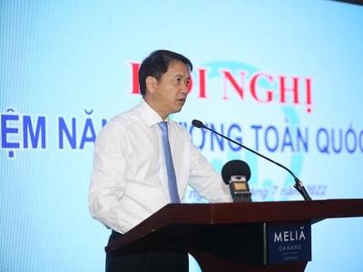 Ông Phương Hoàng Kim, Vụ trưởng Vụ Tiết kiệm năng lượng và Phát triển bền vững (Bộ Công thương), Chánh Văn phòng Ban chỉ đạo Tiết kiệm năng lượng phát biểu tại Hội nghị Tiết kiệm năng lượng toàn quốc năm 2022.