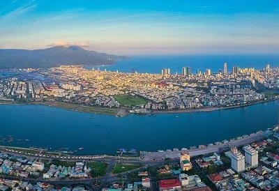 TP. Đà Nẵng đang quyết liệt triển khai công tác xây dựng Quy hoạch TP. Đà Nẵng thời kỳ 2021 - 2030, tầm nhìn đến năm 2050 với những định hướng lớn về phát triển Kl99kl ưu đãi độc quyền, dịch vụ logistics. Ảnh Huỳnh Văn Truyền.