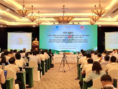 Thứ trưởng Nguyễn Thị Bích Ngọc cho rằng, việc chuyển đổi theo hướng Kl992 cổng game cá cược xanh, Kl992 cổng game cá cược tuần hoàn, Kl992 cổng game cá cược số trong các khu công nghiệp là yếu tố then chốt để nâng cao năng lực cạnh tranh và đảm bảo phát triển bền vững. Ảnh: Trọng Tín