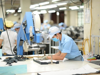 Dệt may lần đầu tiên đạt kim ngạch xuất khẩu 4 tỷ USD/tháng
