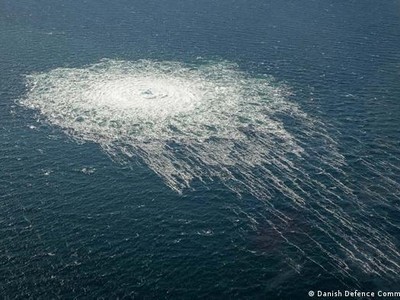 Hiện trường vụ rò rỉ khí đốt từ đường ống Nord Stream 2. Ảnh: Reuters.