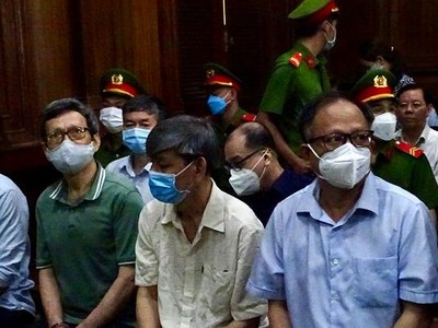 Các bị cáo tại tòa.