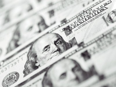 USD tăng giá mạnh khiến gánh nặng nợ vay của nhiều quốc gia châu Á thêm nặng nề.