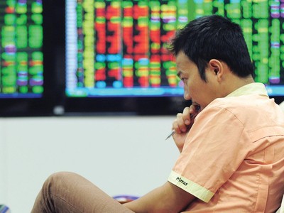 Nhiều nhà Kl99ok phiên bản mới cắt lỗ, chuyển sang nắm giữ tiền mặt.