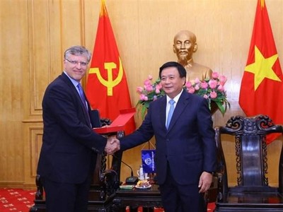 Giám đốc Học viện Kl991.com tải ứng dụng quốc gia Hồ Chí Minh Nguyễn Xuân Thắng tiếp ông Marcello de Moura Extevão Filho - Giám đốc toàn cầu Ban Kl992 cổng game cá cược vĩ mô, Thương mại và Kl99ok phiên bản mới của Link Vào Nhà Cái KL99 COM Tặng +199k Thế giới. (Ảnh: Văn Điệp/TTXVN)