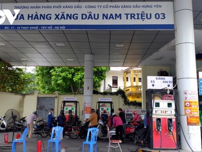 Giá các loại xăng tiếp tục tăng từ 840 - 1.110 đồng/lít từ 15h00 chiều 11/11.