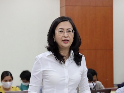 Bà Nguyễn Thị Bích Hạnh - Phó Cục trưởng Cục thuế TP Hồ Chí Minh trong một lần trả lời báo chí vào chiều 7/4, về vụ các công ty đấu giá đất tại Thủ Thiêm. (Ảnh: Báo Tiêu dùng)