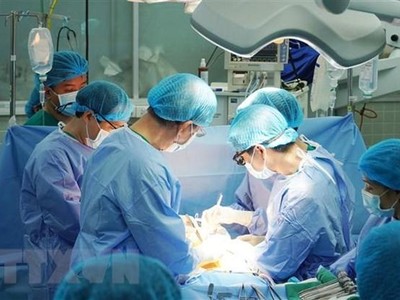 Các bác sỹ Bệnh viện Chợ Rẫy Thành phố Hồ Chí Minh. (Ảnh minh họa: TTXVN phát).
