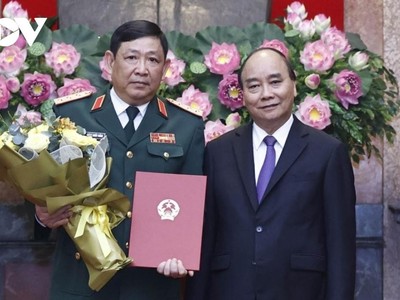Thăng quân hàm từ Trung tướng lên Thượng tướng đối với đồng chí Huỳnh Chiến Thắng, Phó Tổng Tham mưu trưởng Quân đội nhân dân Việt Nam.