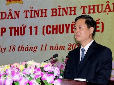 Ông Đoàn Anh Dũng, Chủ tịch UBND tỉnh Bình Thuận, phát biểu nhận nhiệm vụ. (Ảnh: Nguyễn Thanh/TTXVN).