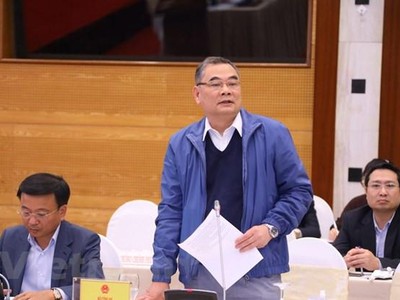 Trung tướng Tô Ân Xô thông tin về vụ Việt Á tại phiên họp báo Kl993 ưu đãi thưởng hấp dẫn ngày 1/12. (Ảnh: Xuân Quảng/Vietnam+)