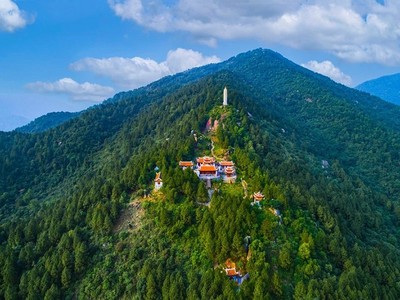 Chùa Hương Tích nhìn từ trên cao. Ảnh Sở VH-TT-DL Hà Tĩnh.