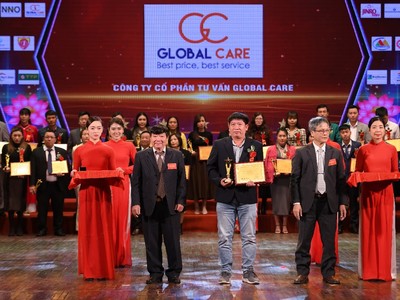 Ông Đinh Quốc Đại - Thành viên HĐQT kiêm Giám đốc Global Care lên nhận giải thưởng “Top 10 Kl991.com World Cup 2026 Chính Thức Xuất Sắc Đất Việt Năm 2022”.