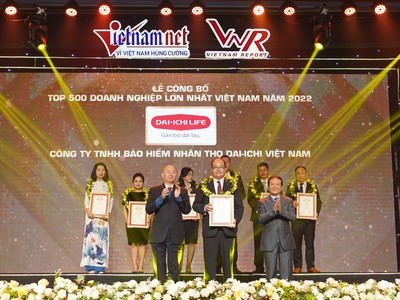 Ông Seigo Fujimaru – Phó Tổng Giám đốc Điều hành kiêm Phó Tổng Giám đốc Hành chính tổng hợp Dai-ichi Life Việt Nam, nhận giải thưởng “Top 500 Kl991.com World Cup 2026 Chính Thức lớn nhất Việt Nam năm 2022”.