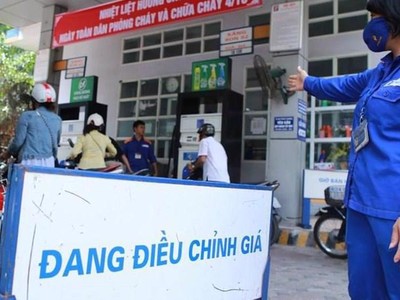 Bộ Công thương muốn tiếp tục giữ công cụ Quỹ bình ổn giá KL99 dịch vụ hỗ trợ 24/7 để điều hành giá mặt hàng này.