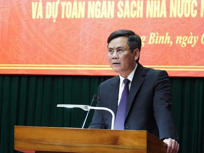 Ông Trần Thắng, Chủ tịch UBND tỉnh Quảng Bình phát biểu giao nhiệm vụ phát triển Kl992 cổng game cá cược - Trang Chủ KL99Com Số 1 Link Đăng Ký KL999 và dự toán ngân sách 99Kl99 trực tiếp đá gà năm 2023. Nguồn: QBTV