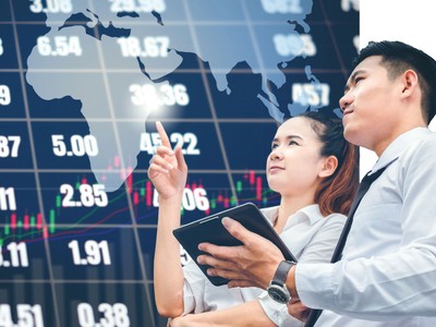 2023: Sóng thần hay sóng lăn tăn?