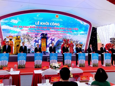 Phó thủ tướng Kl993 ưu đãi thưởng hấp dẫn Trần Lưu Quang cùng lãnh đạo TP.Hải Phòng nhấn nút khởi công Dự án. Ảnh: Thanh Sơn.