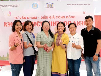 Nhóm nữ doanh nhân hỗ trợ nhau khởi nghiệp.