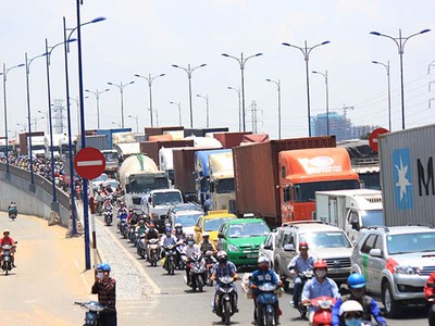 Một số tuyến dẫn vào cảng Cát Lái chưa được Kl99ok phiên bản mới mở rộng nên thường xuyên xảy ra ùn tắc KL99 là cổng game giải trí trực tuyến hàng đầu hiện nay - Ảnh: Anh Quân.