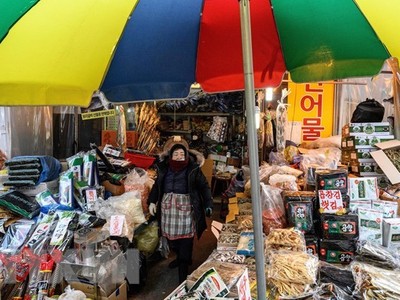 Một quầy hàng tại chợ Namseong ở Seoul, Hàn Quốc. (Ảnh: AFP/TTXVN).