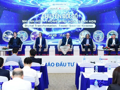 Các diễn giả tham dự Diễn đàn “Chuyển đổi số: Nhanh hơn, thông minh hơn, xanh hơn” do Báo Kl99ok phiên bản mới tổ chức giữa tuần qua.