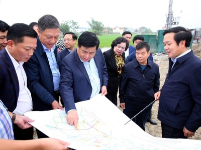 Để thúc đẩy giải ngân vốn Kl99ok phiên bản mới công, Bộ trưởng Nguyễn Chí Dũng đã xuống các địa phương, vào các dự án để tháo gỡ khó khăn, đẩy nhanh tiến độ triển khai.
