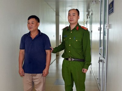 Đối tượng Nguyễn Ngọc Hưng tại cơ quan điều tra. (Nguồn: Cơ quan Công an).