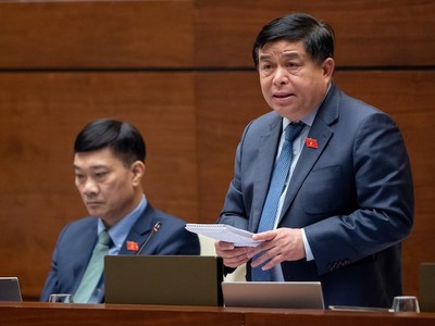 Bộ trưởng Bộ Kế hoạch và Kl99ok phiên bản mới Nguyễn Chí Dũng hồi âm quan tâm của đại biểu Quốc hội.