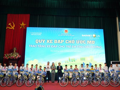 Bảo Việt trao tặng học bổng “Quỹ xe đạp chở ước mơ” hướng tới 60 năm thành lập