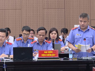 Đại diện Viện Kiểm sát giữ quyền công tố phiên tòa xét xử đại án "chuyến bay giải cứu".
