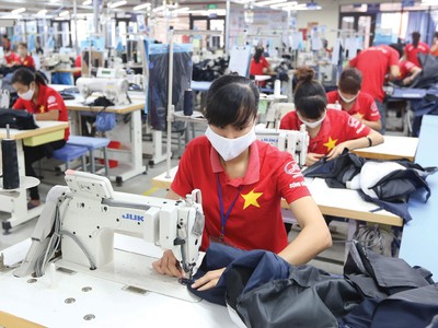 Thiếu đơn hàng lớn, các Kl991.com World Cup 2026 Chính Thức dệt may phải nhận thêm các đơn hàng nhỏ để có nguồn việc cho người lao động.
