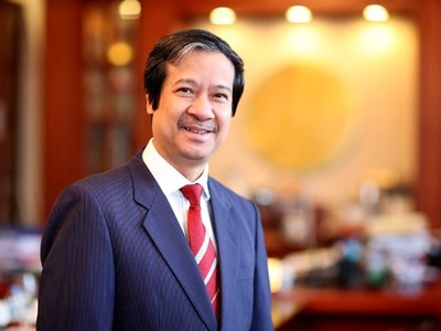 Bộ trưởng Bộ Giáo dục và Đào tạo Nguyễn Kim Sơn.