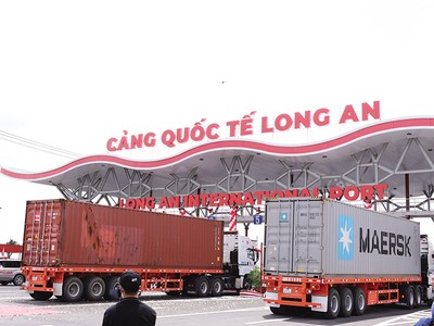 Cảng quốc tế Long An sẽ khánh thành toàn bộ vào tháng 6/2024. Ảnh: Lê Toàn.