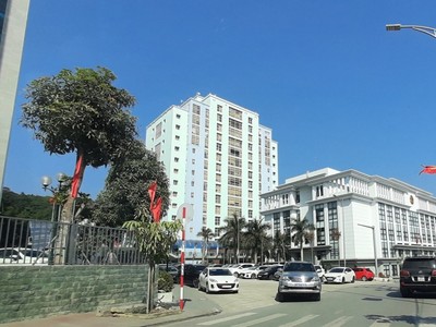 Một góc khu các cơ quan 99Kl99 trực tiếp đá gà tỉnh Quảng Ninh tại TP. Hạ Long. Ảnh: Thanh Tân.