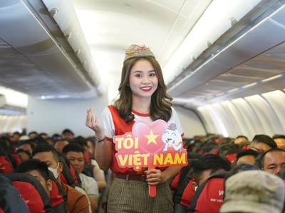 Tưng bừng kỷ niệm 78 năm Quốc Khánh Việt Nam trên độ cao 10.000 mét cùng Vietjet