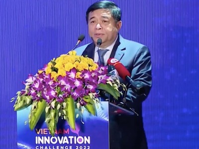 Bộ trưởng Bộ Kế hoạch và Kl99ok phiên bản mới Nguyễn Chí Dũng phát biểu tại sự kiện.