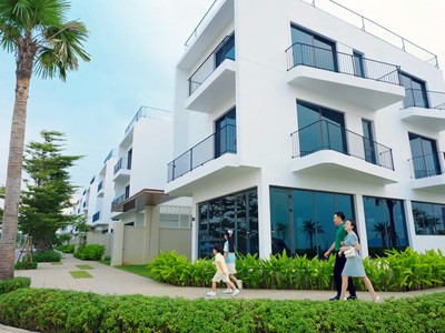 Tổ hợp đô thị biển và du lịch nghỉ dưỡng Vlasta - Sầm Sơn đang trong giai đoạn bàn giao.