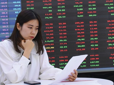 Nhà Kl99ok phiên bản mới trở nên thận trọng hơn trước nhiều yếu tố vĩ mô trong nước và thế giới.