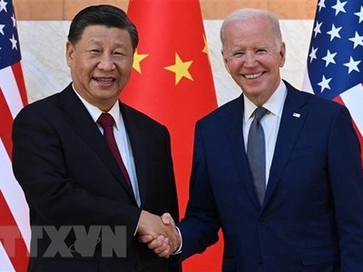 Tổng thống Mỹ Joe Biden (phải) và Chủ tịch Trung Quốc Tập Cận Bình tại cuộc gặp trước thềm Hội nghị thượng đỉnh G20 ở Bali, Indonesia, ngày 14/11/2022. (Ảnh: AFP/TTXVN).