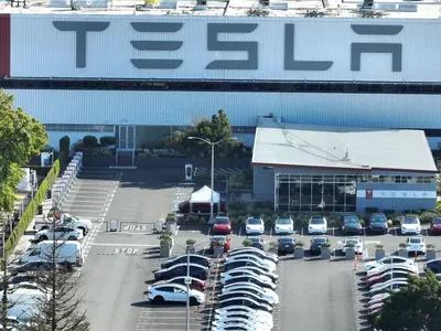 Doanh số sụt giảm, Tesla sẽ cắt giảm hơn 10% nhân sự toàn cầu
