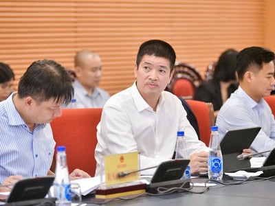 Ông Phan Đức Trung đại diện VBA trong một phiên góp ý với Ủy ban Khoa học, Công nghệ và Môi trường của Quốc hội về các quy định về 99Kl.app cổng game giải trí số trong dự luật Công nghiệp công nghệ số.